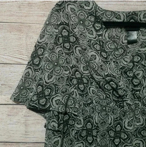 Torrid Women's Geometric Paisley Flowy Blouse - Picture 3 of 4